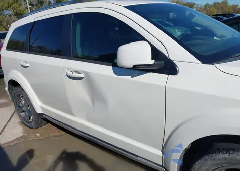 2017 Dodge Journey Crossroad Plus z USA, uszkodzony, nr VIN 3C4PDCGB8HT708586